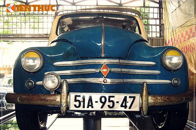 Hoi sinh taxi co Renault 4CV 1954 